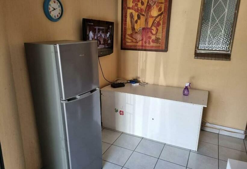 בית מלון כפרי Miami Guest House