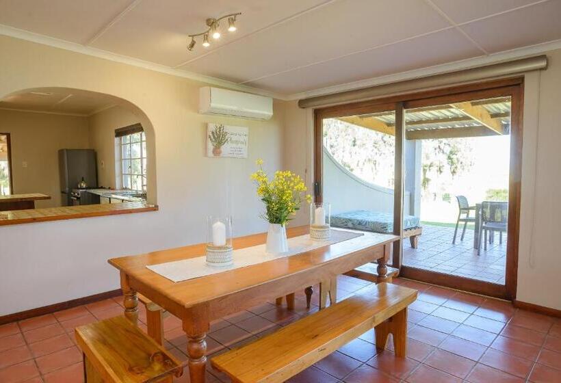 פנסיון Oorvloed Guesthouse