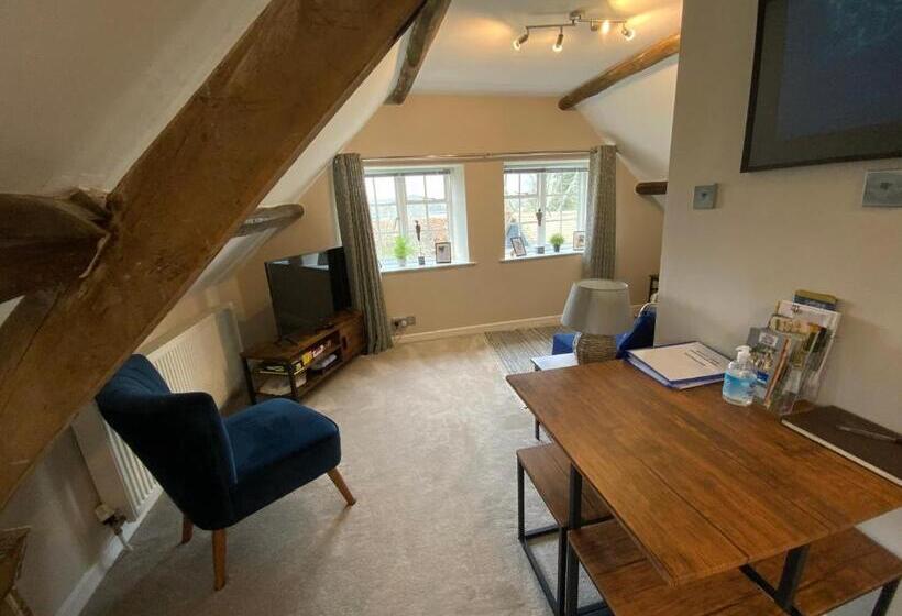 بنسيون Stable Lodge At Bledington Mill