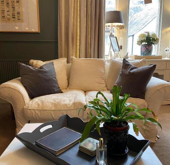 膳宿费 Stay Bed And Breakfast