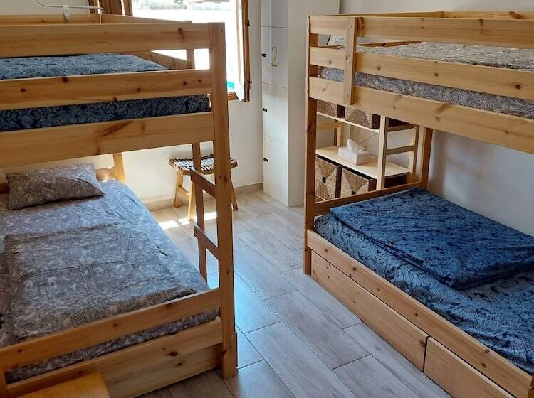 Zenia Hostel