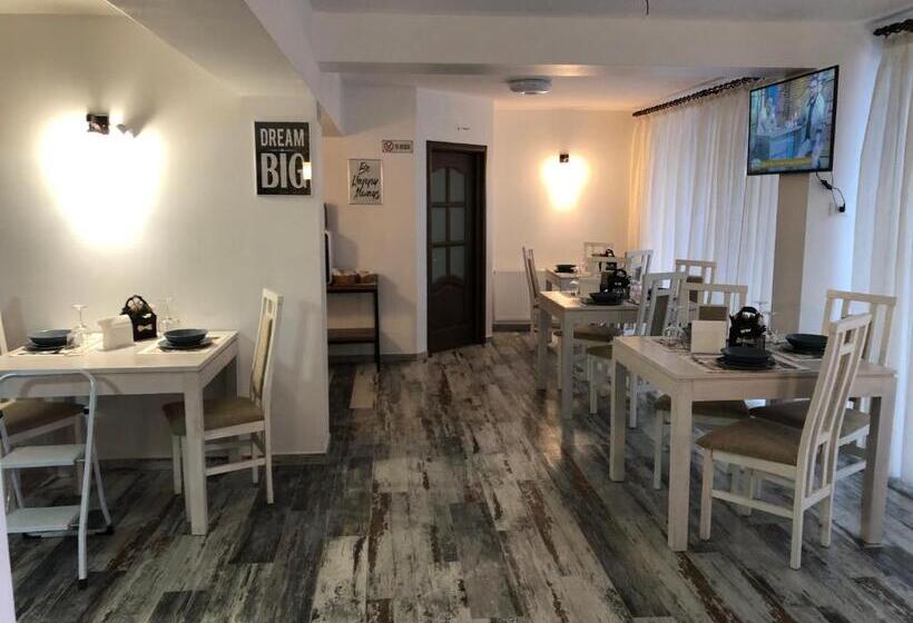 تختخواب و صبحانه Vila Loft Cube