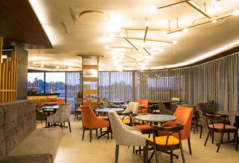 Mgb Hotel At 2ten