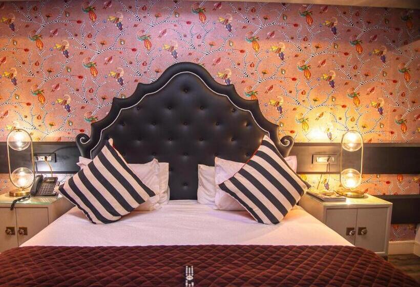 Mgb Hotel At 2ten
