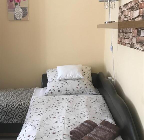פנסיון Melinda Apartman