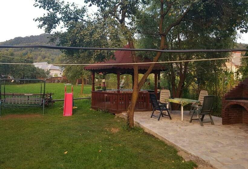 پانسیون Camere De închiriat Floarea Reginei