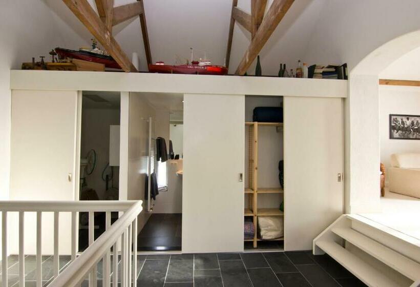 B&b Pompgebouw Aan De Rijn