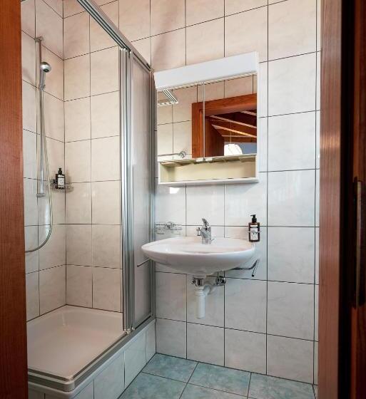 צימר Kulinarik & Geniesser Hôtel Strauss