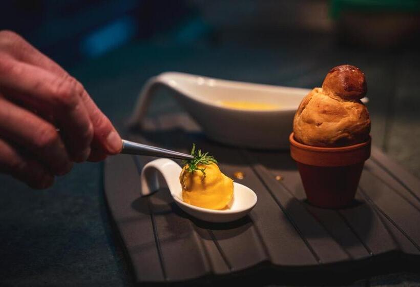 צימר Kulinarik & Geniesser Hôtel Strauss