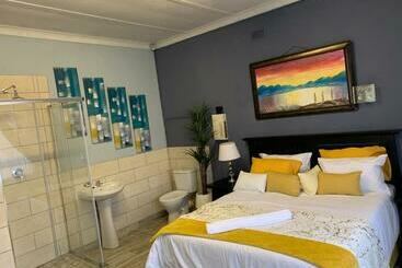 پانسیون Botlhale Guesthouse, Events & Spa