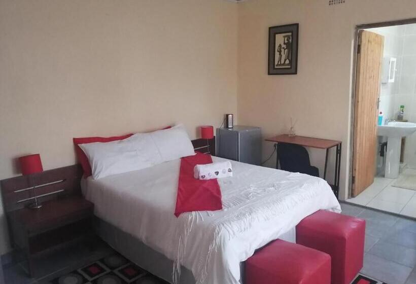 Пансион Hlophe S Place