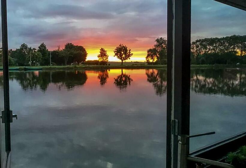 צימר Aangenaam Op De Rijn, Woonboot, Inclusief Privé Sauna