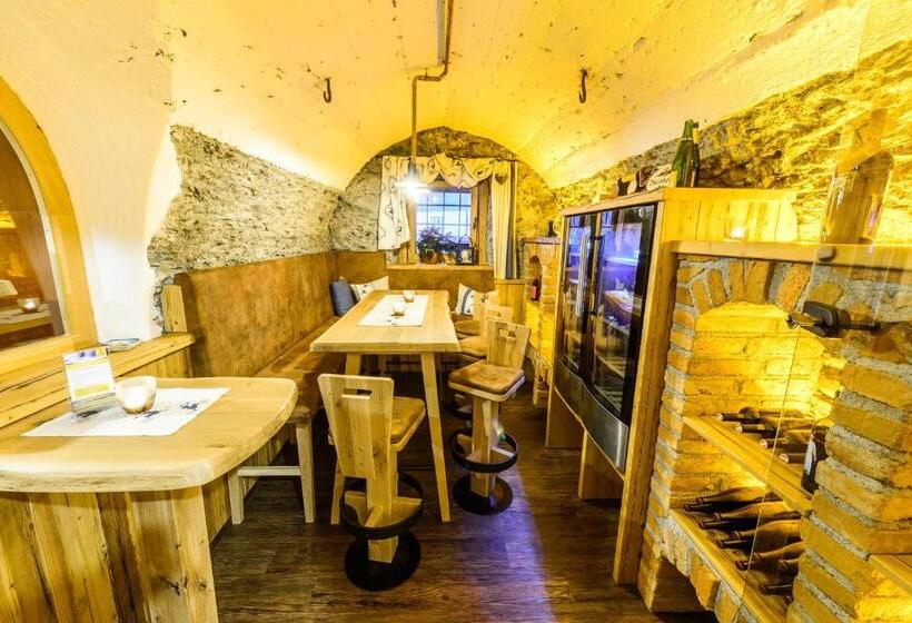 ユースホステル Landgasthof Bierfriedl