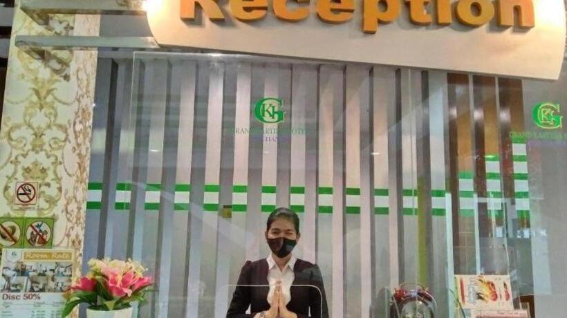 هتل Grand Kartika