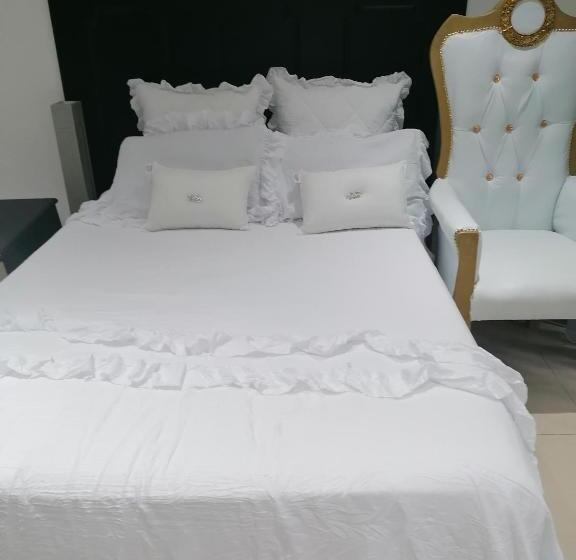 Пансион Lytton Cresent B&b