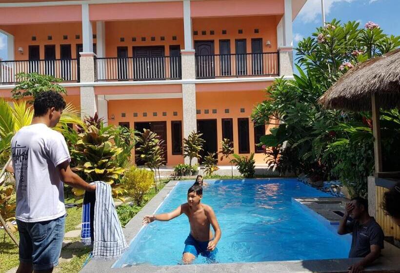 هتل Villa De Owis