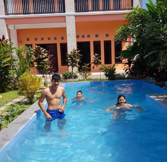 هتل Villa De Owis