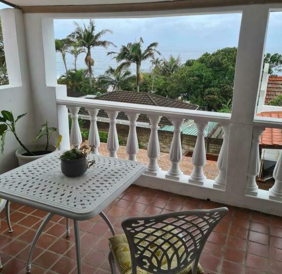 بنسيون Indaba Manor On 413 Owen Ellis Dr