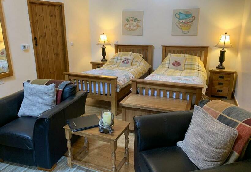 펜션 The Reindeer Retreat Buttercup Twin