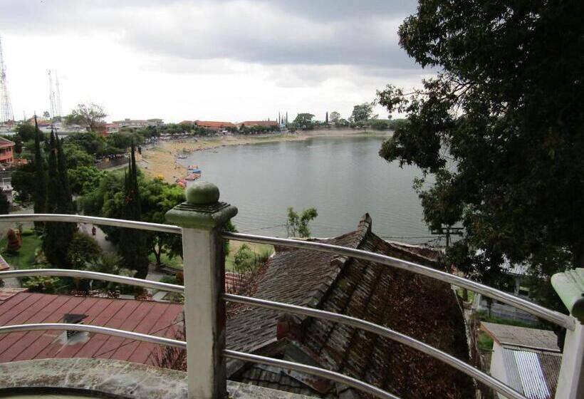 ホテル Penginapan Melati Sarangan
