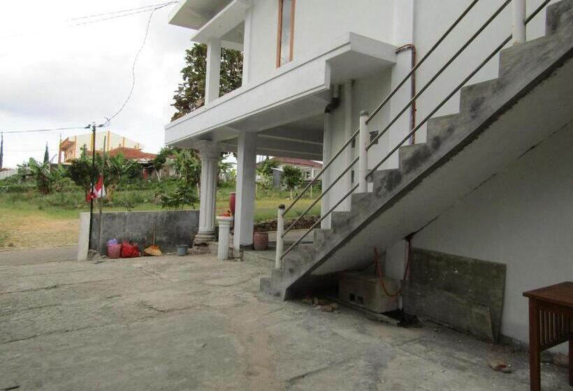 ホテル Penginapan Melati Sarangan