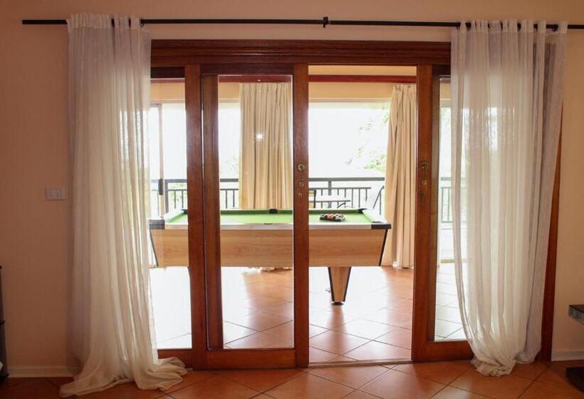 Пансион Seaview Executive Guest House
