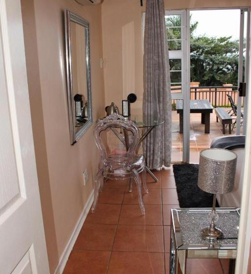 Пансион Seaview Executive Guest House