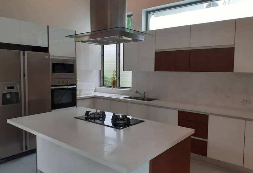 فندق Areeca Mahogany Zone