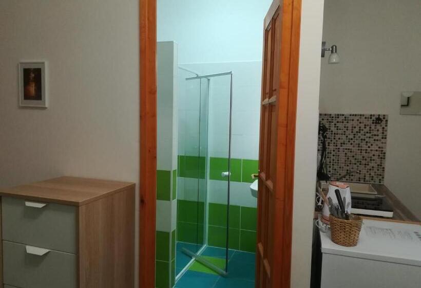 膳宿费 Négy Tücsök Vendégház