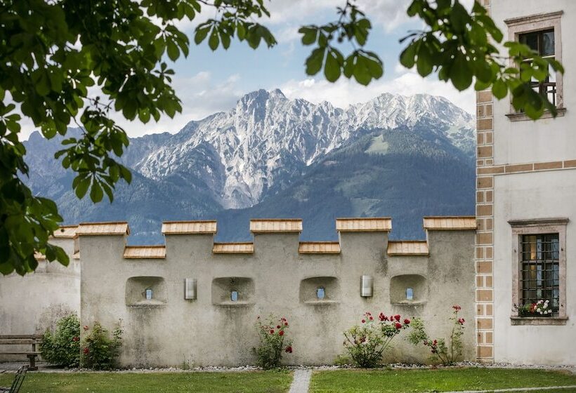 호스텔 Jufa Hotel Schloss Röthelstein