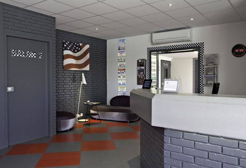 ホテル Sure  Bordeaux Aeroport