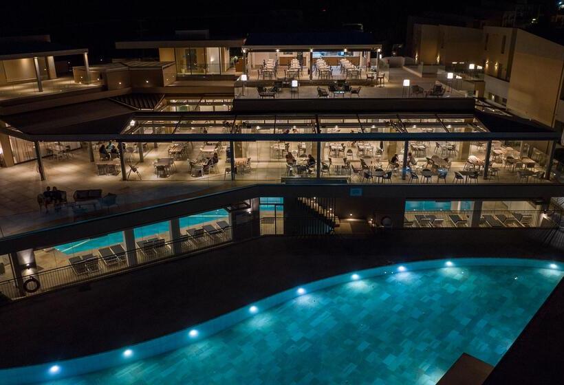 هتل Kiani Beach Resort Family All Inclusive