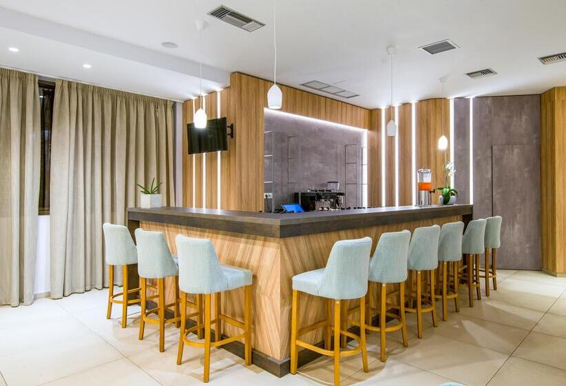هتل Kiani Beach Resort Family All Inclusive