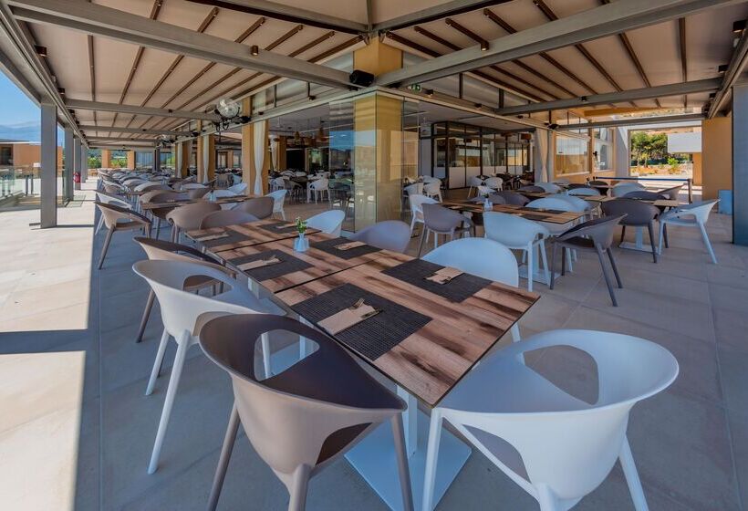 هتل Kiani Beach Resort Family All Inclusive