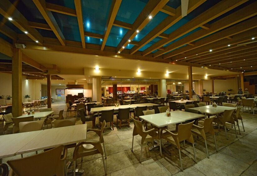 هتل Kiani Beach Resort Family All Inclusive