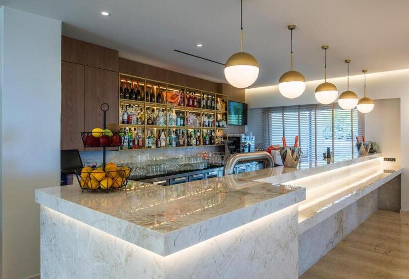 هتل Matheo Villas & Suites