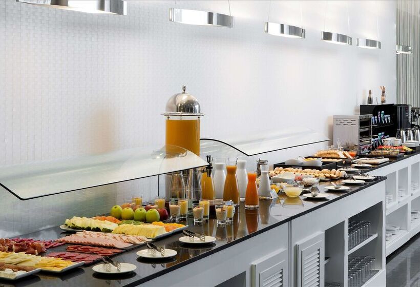 Отель NH Barcelona Diagonal Center