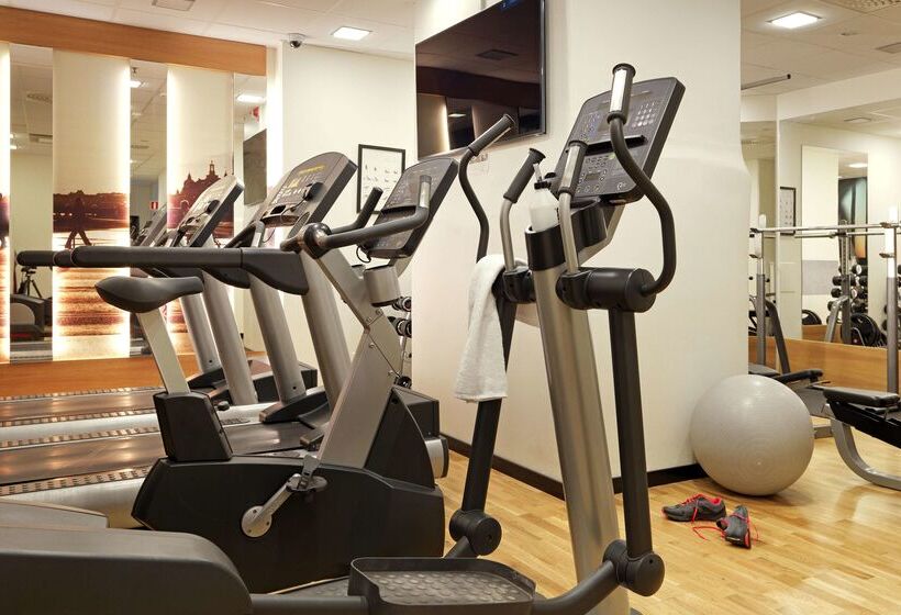 هتل Scandic Grand Central