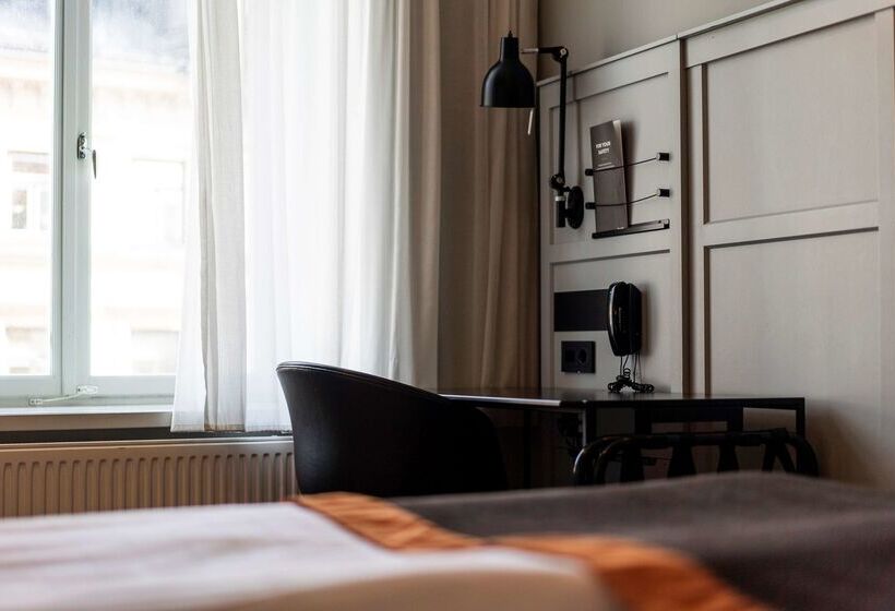 هتل Scandic Grand Central