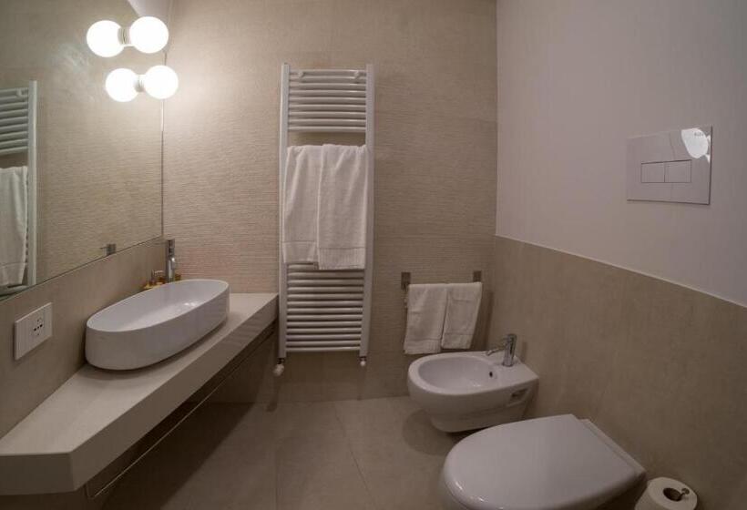 تختخواب و صبحانه Gaya Resort