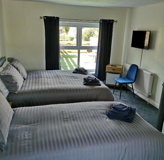 ユースホステル Red Lion Rooms   Self Check In