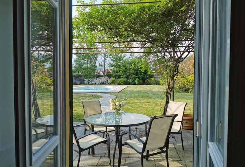 تختخواب و صبحانه Bed&breakfast Villa Camilla