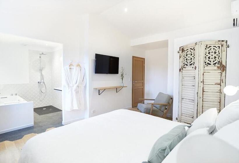 ベッドアンドブレックファースト Maison 1634   Parking, Petit Dejeuner Compris, Proche Centre, Climatisation, Piscine