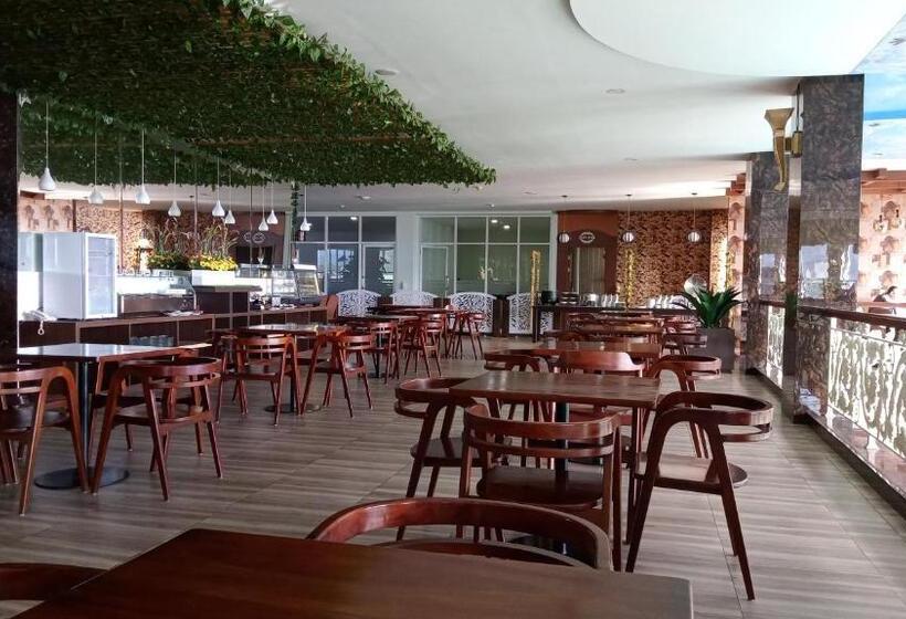 هتل Grand Bayu Hill