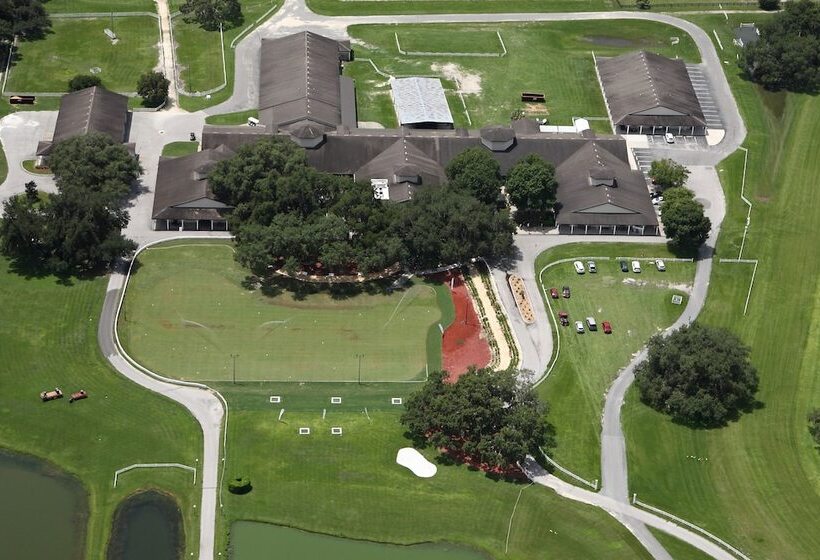 The Grand Oaks Resort