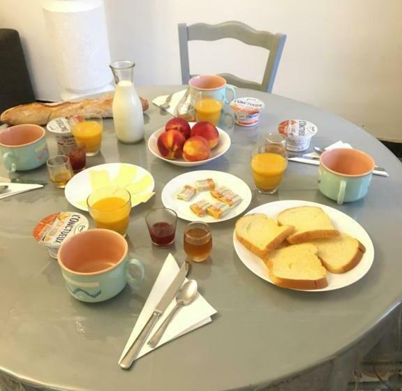 ベッドアンドブレックファースト Chez Tatie Ménie