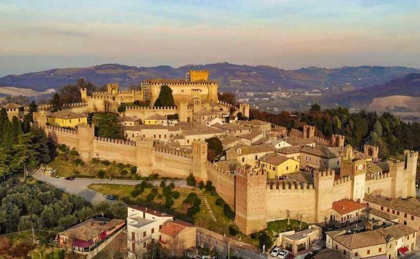 تختخواب و صبحانه La Casa Del Sole