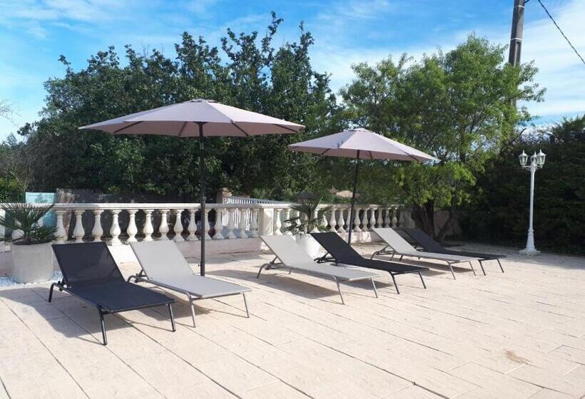 تختخواب و صبحانه La Villa Des Ames Liées