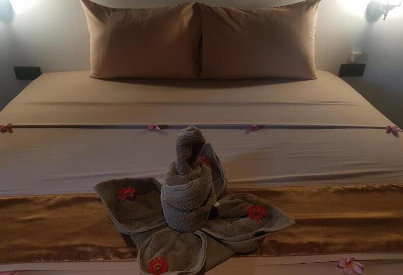 مبيت وإفطار Tropical Sunday Bungalow   Surf And Stay