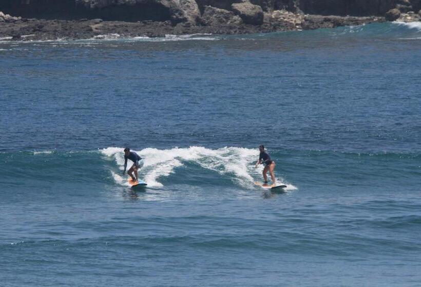 مبيت وإفطار Tropical Sunday Bungalow   Surf And Stay
